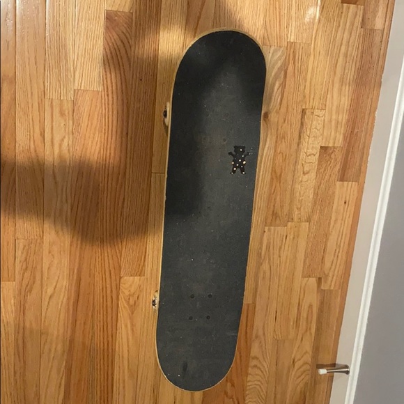 Other - Complete skateboard (barely used)